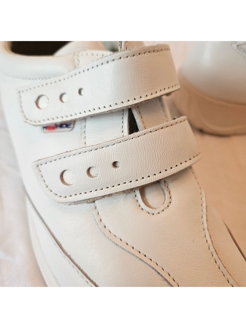 Rohdes White Leather Velcro Strap Sneakers, Size 7.5, NWOT, Some Marks Vintage - Picture 10 of 11